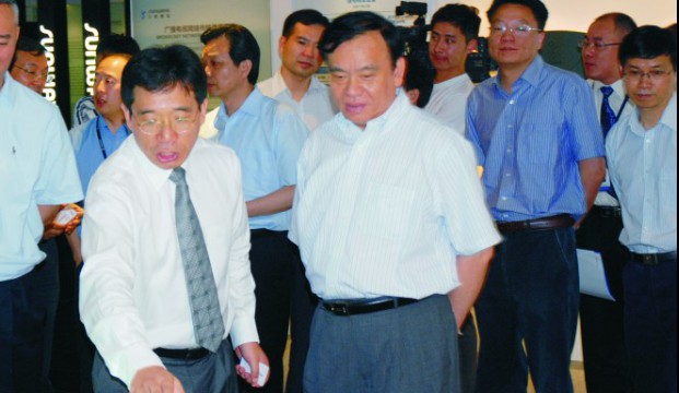 天下人大教育科学文化卫生委员会主任委员李学勇-向导眷注-糖果派对官网通讯——天下和你更近